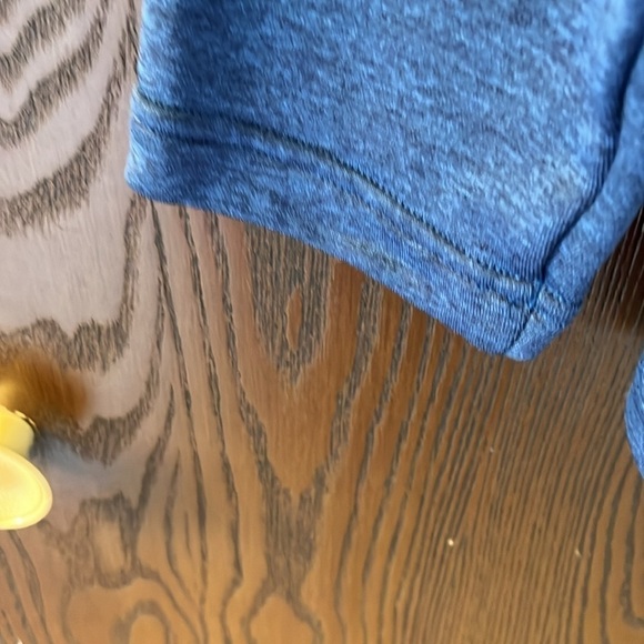 Under Armour men’s navy hooded lightweight sweatshirt. Size Large. - Picture 5 of 9